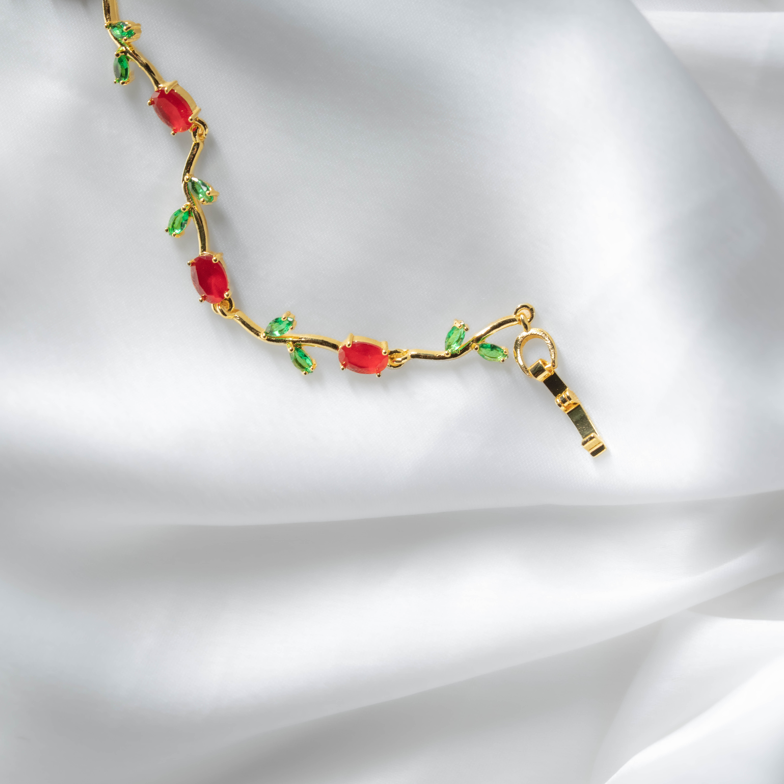 Tulip Bracelet | Elegant Floral Red & Green Bracelet