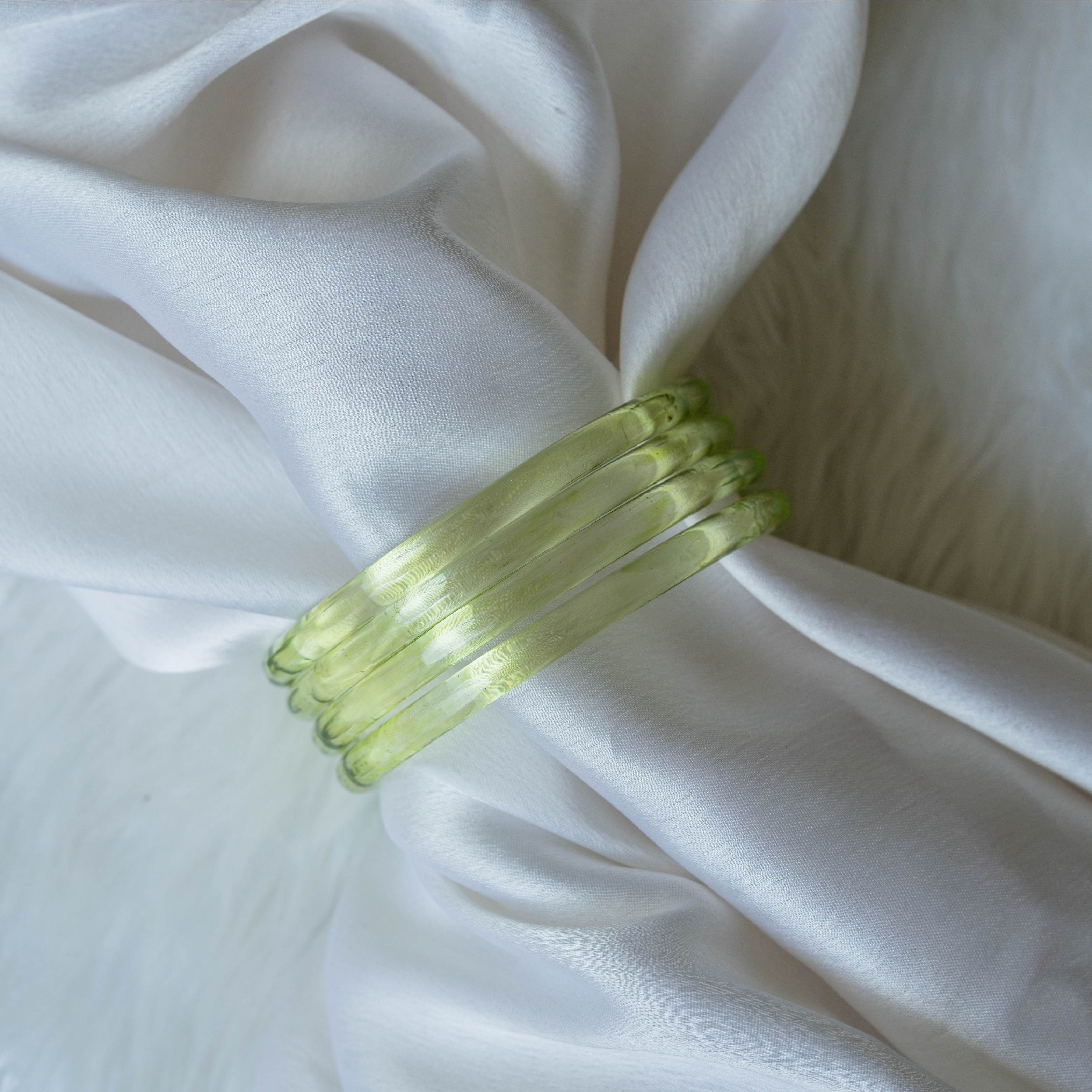 Pista Lahar Bangles Set
