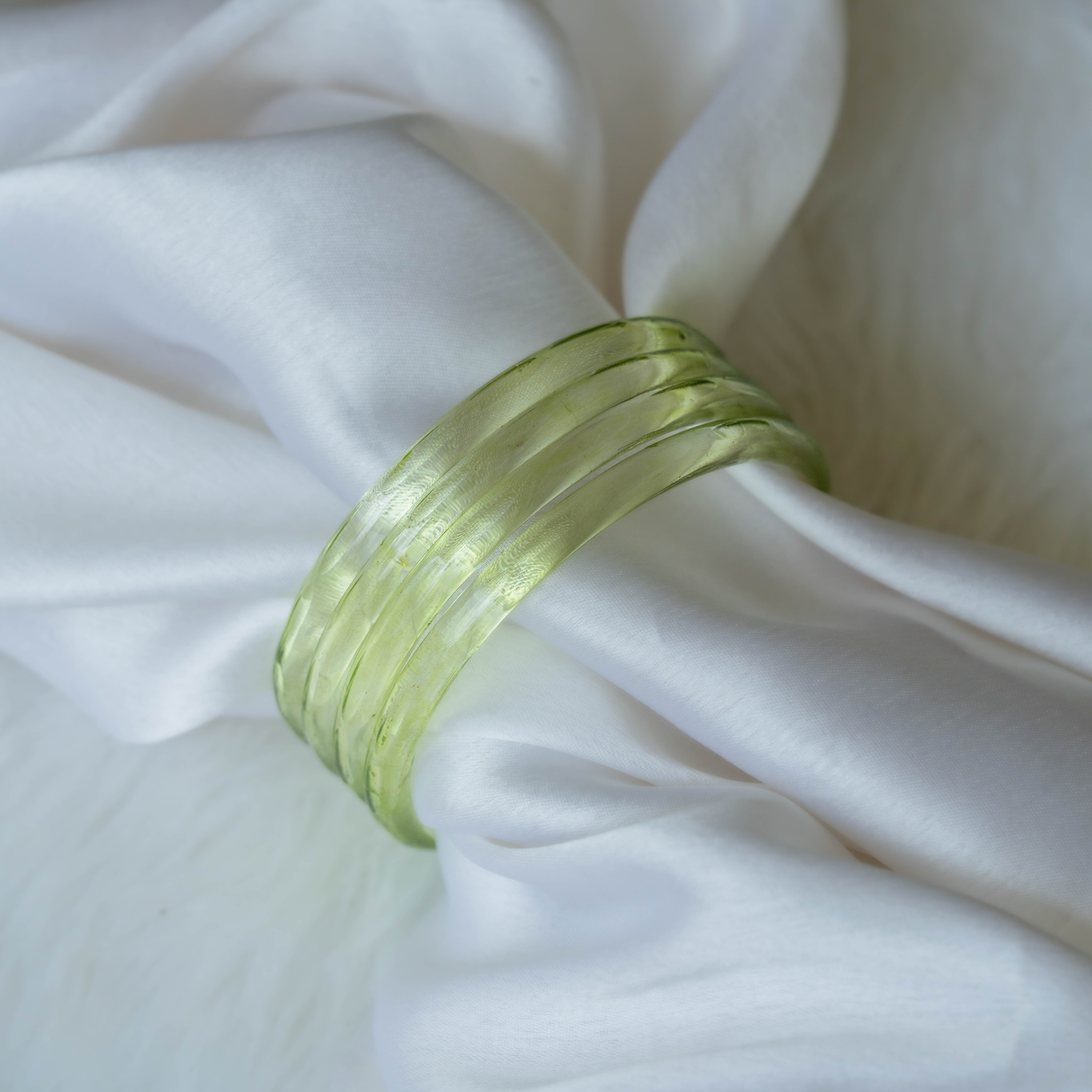 Pista Lahar Bangles Set