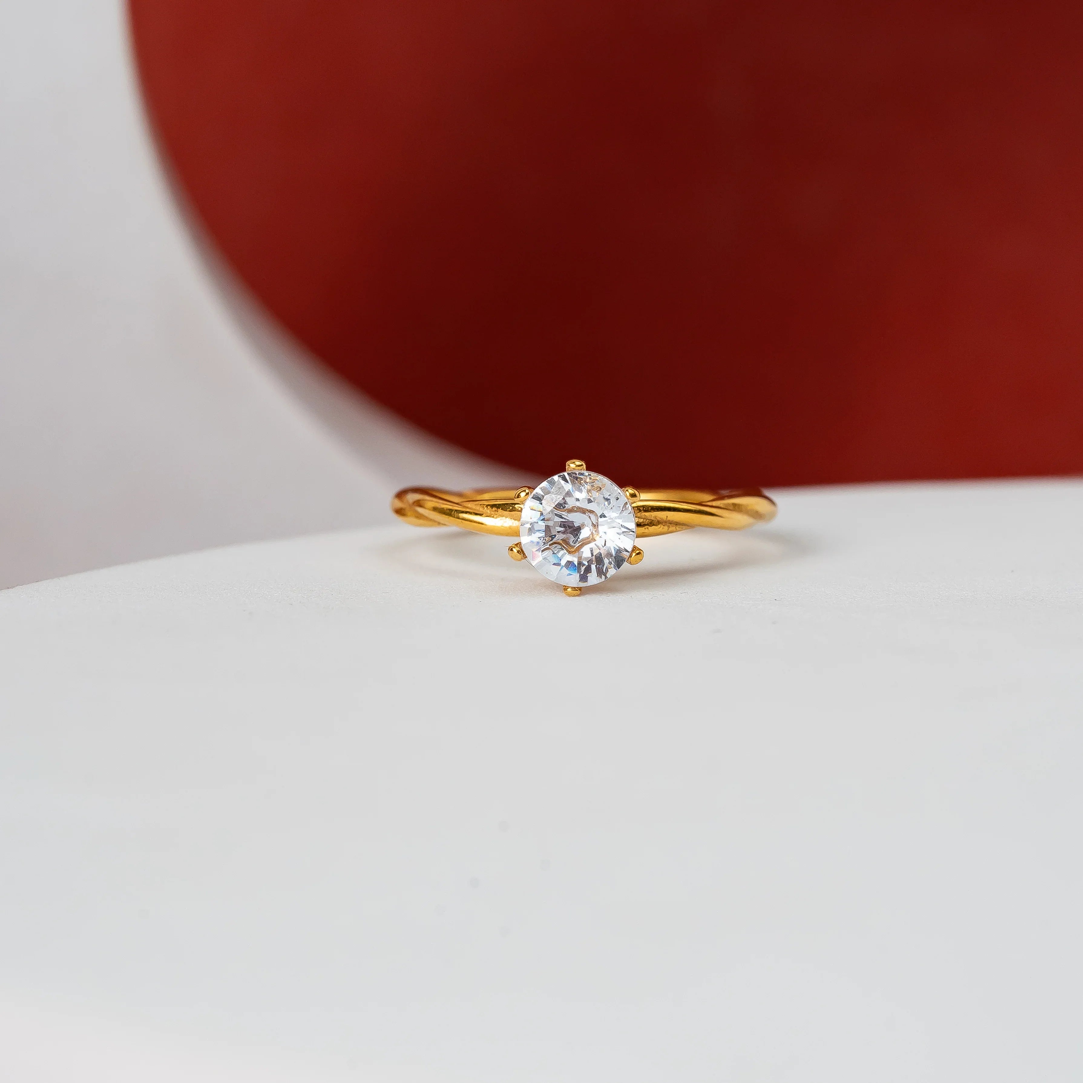 Twisted round crystal ring