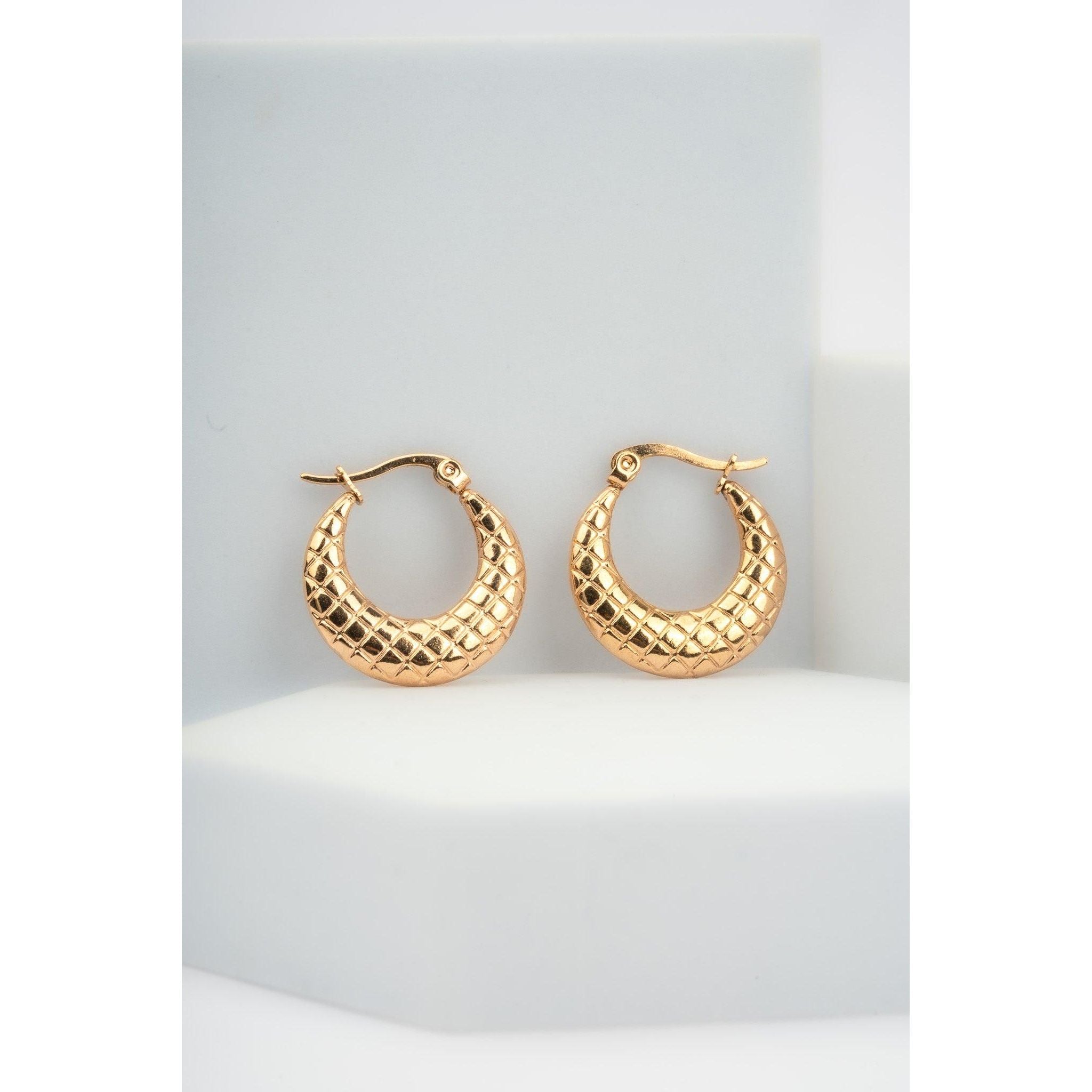 Embossed Quilt Pattern Hoop Earrings, Latch Back Fastening gold tone, stainless steel earring