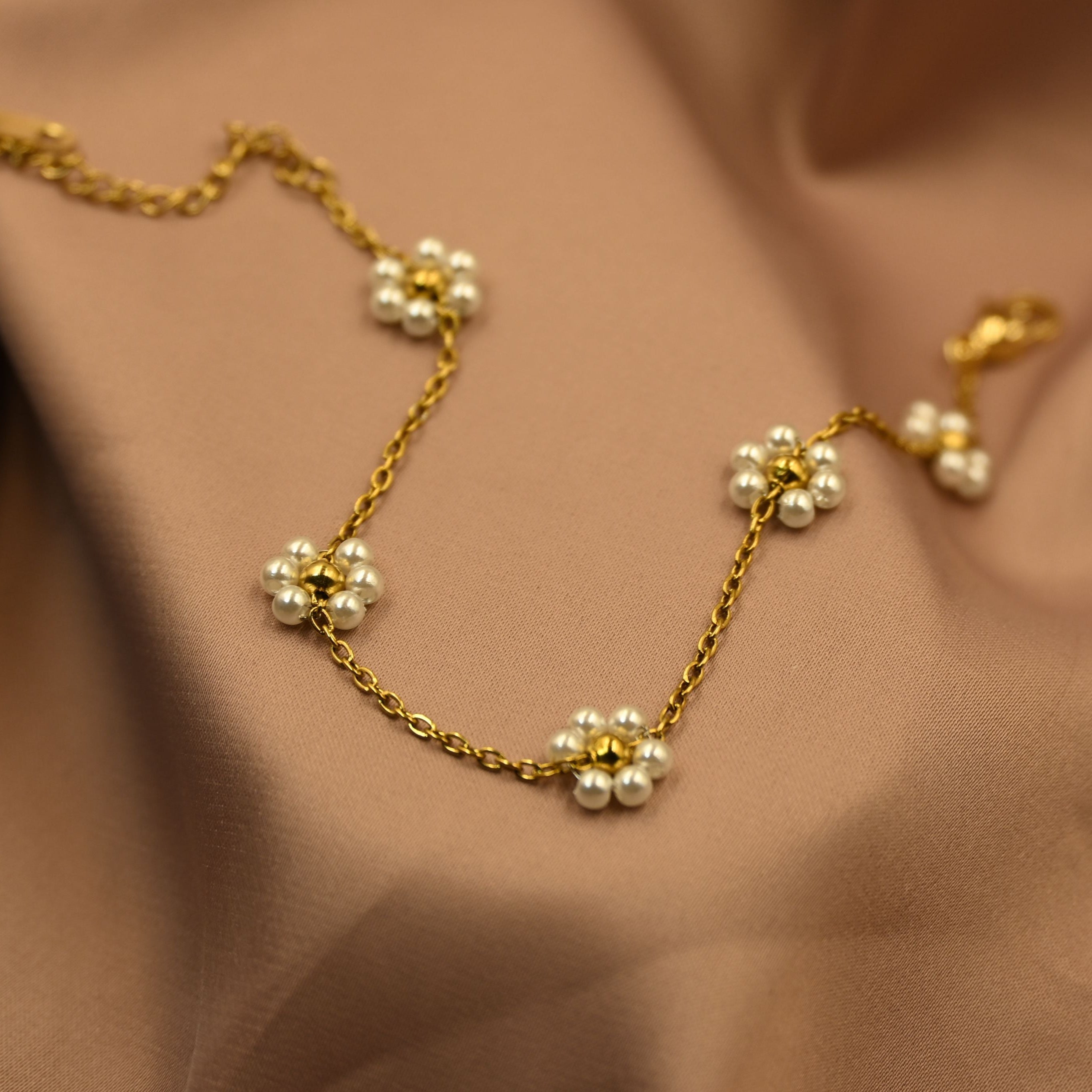 Flora Pearl Chain Bracelet