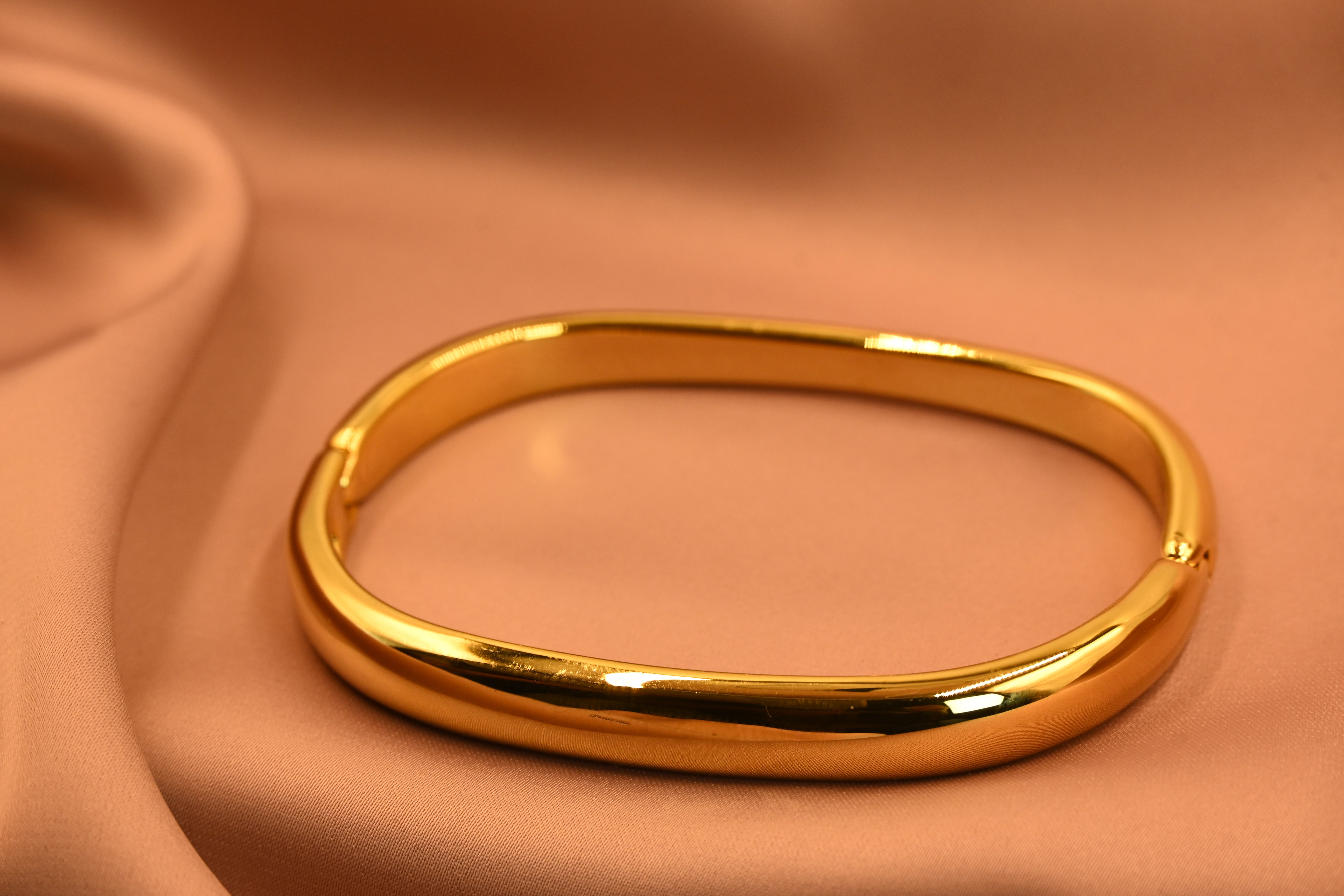 Golden Elegant Bracelet | Classic Smooth Oval Kada Style Bracelet for Women