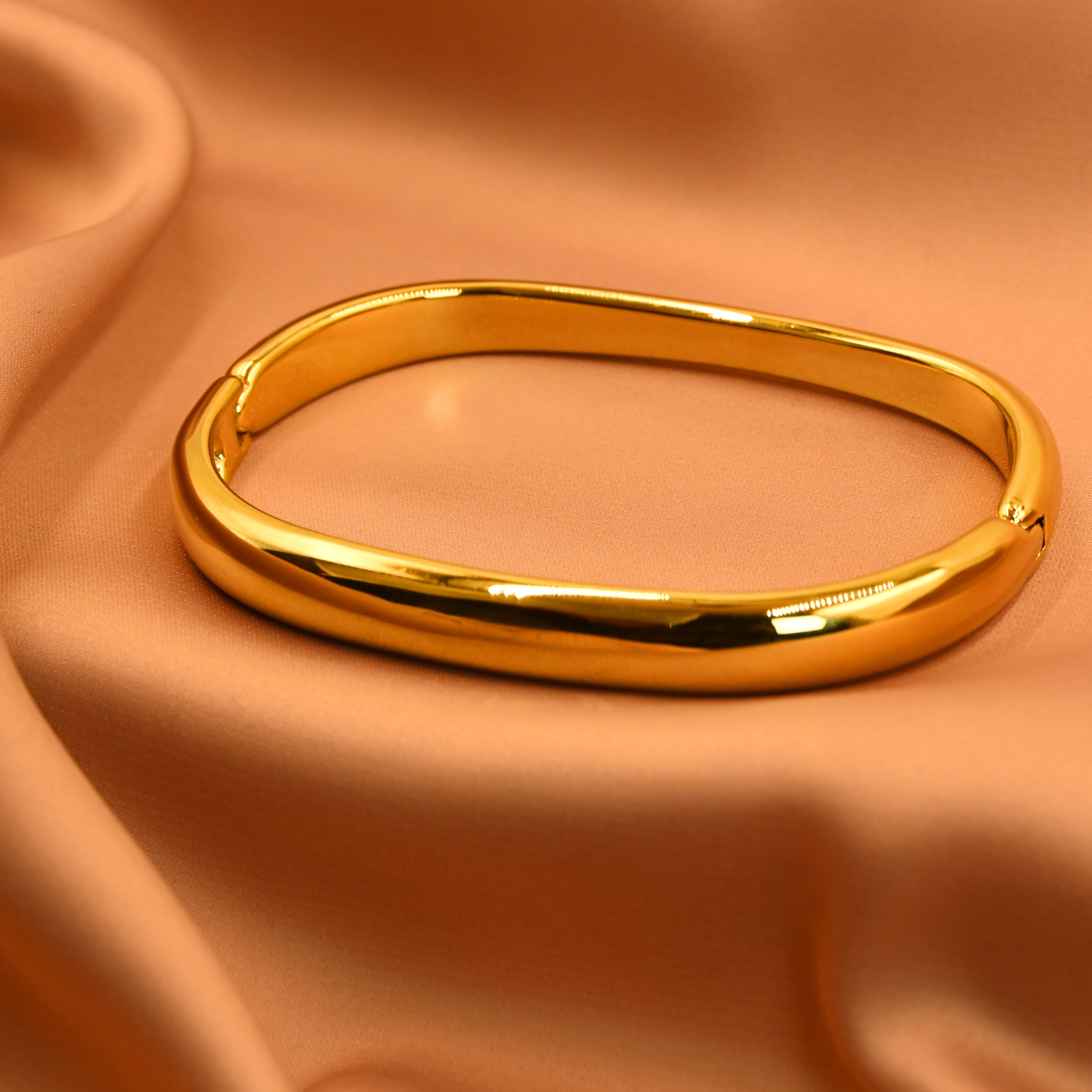 Golden Elegant Bracelet | Classic Smooth Oval Kada Style Bracelet for Women