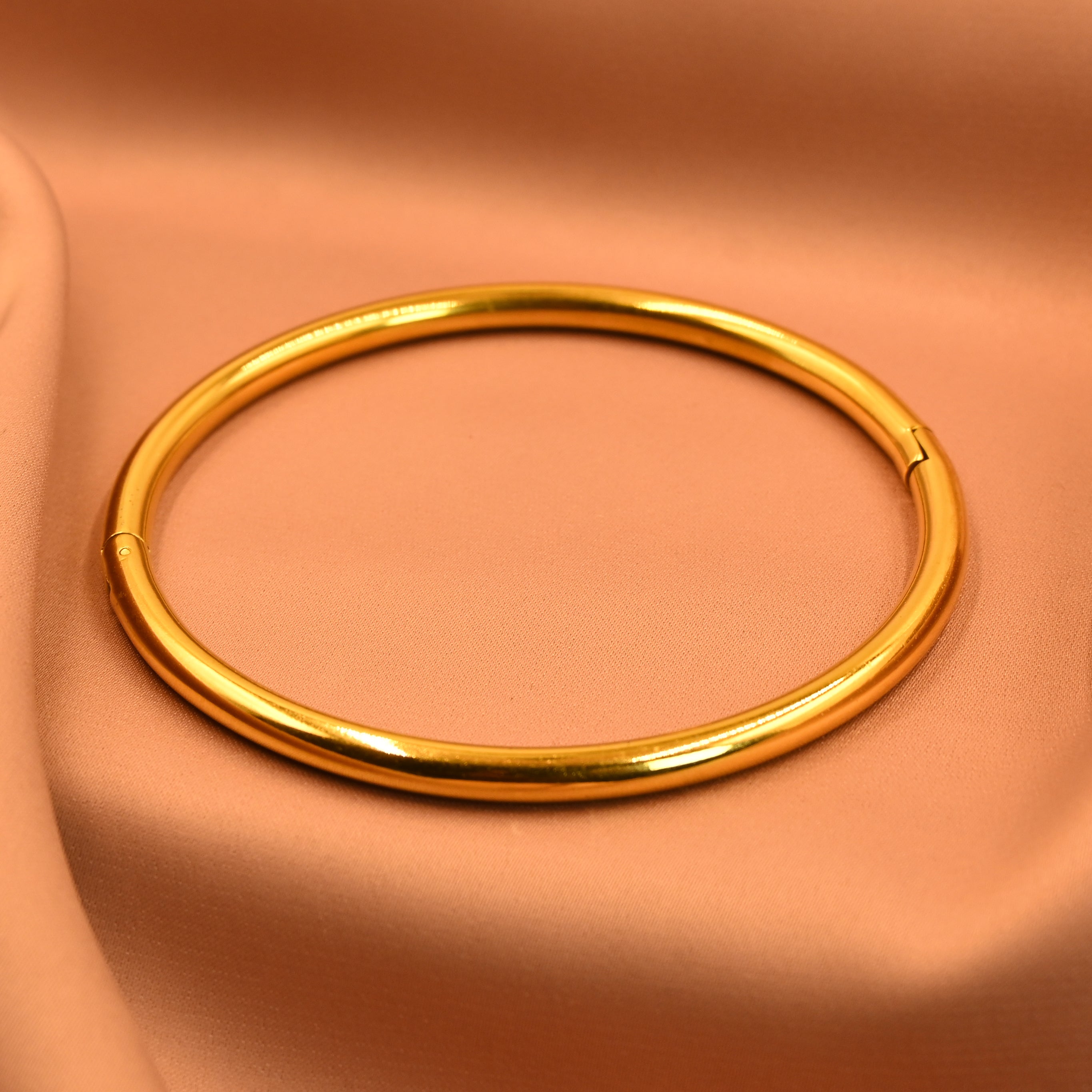 Noor Circle Bracelet | Minimal Sleek Gold Kada Style Bracelet for Women