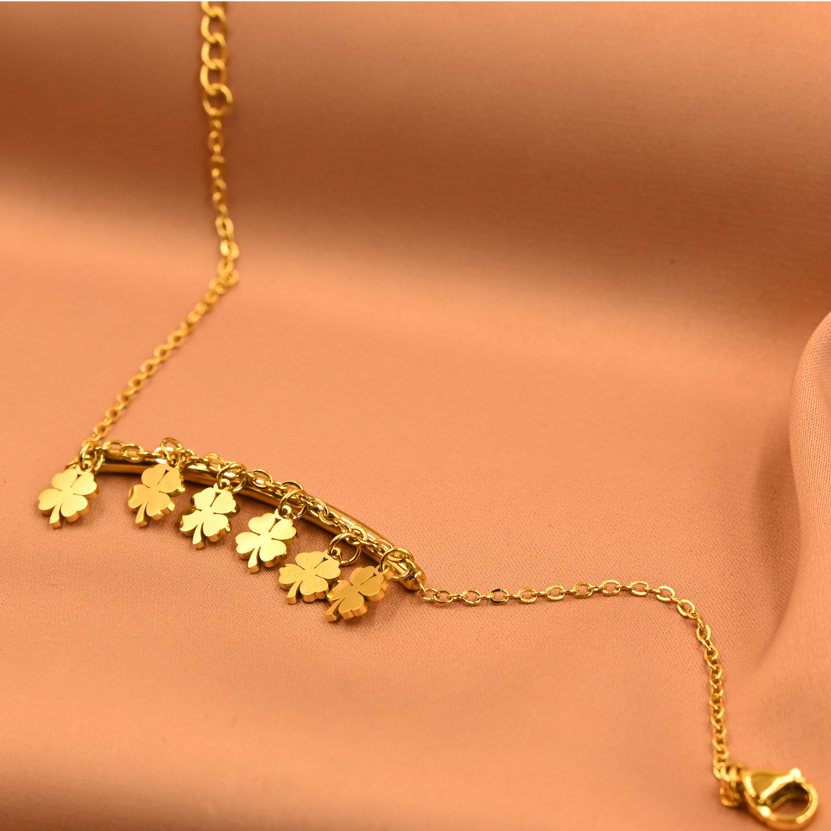 Good Luck Charm Bracelet | Clover Drop Gold Bracelet
