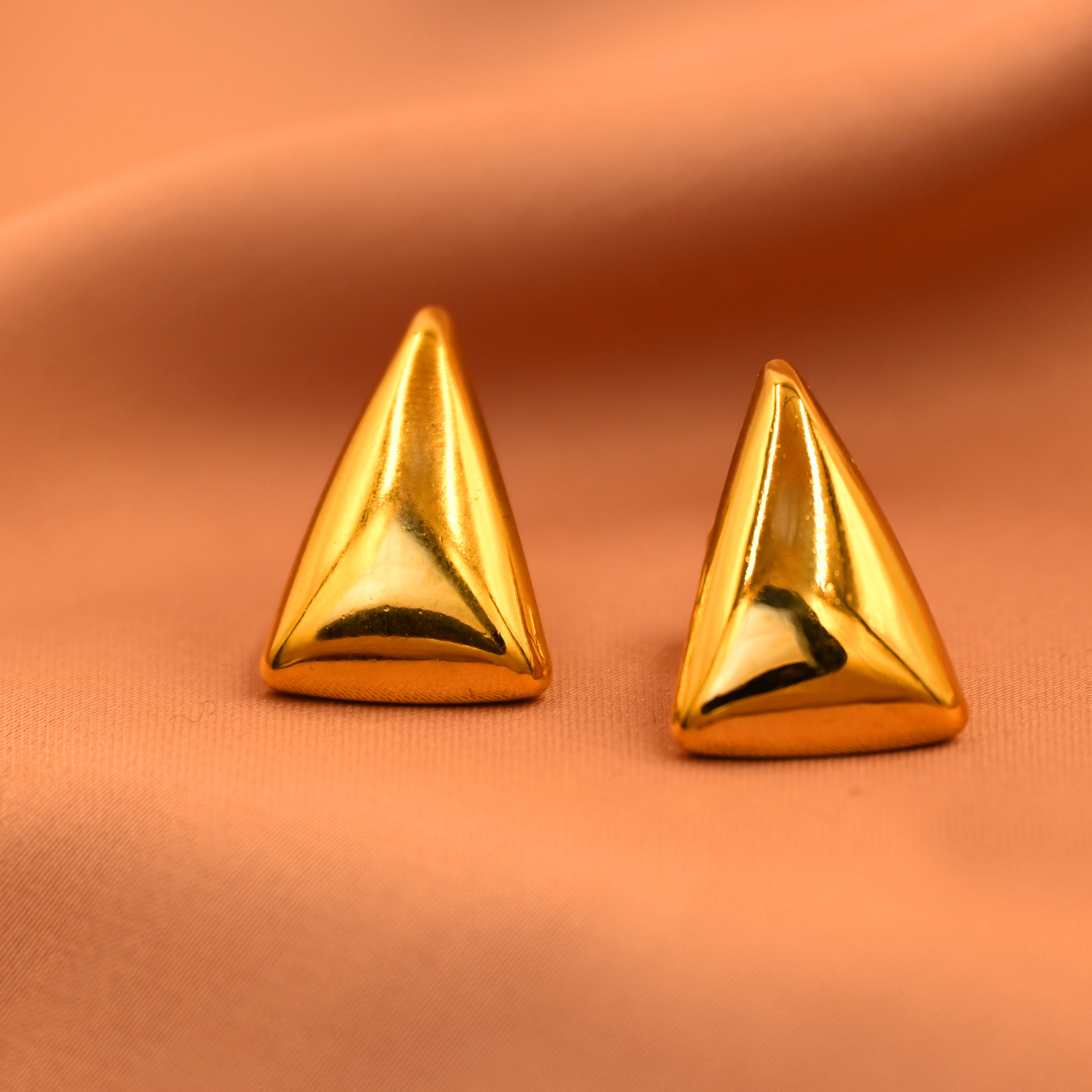 Pyramid Studs
