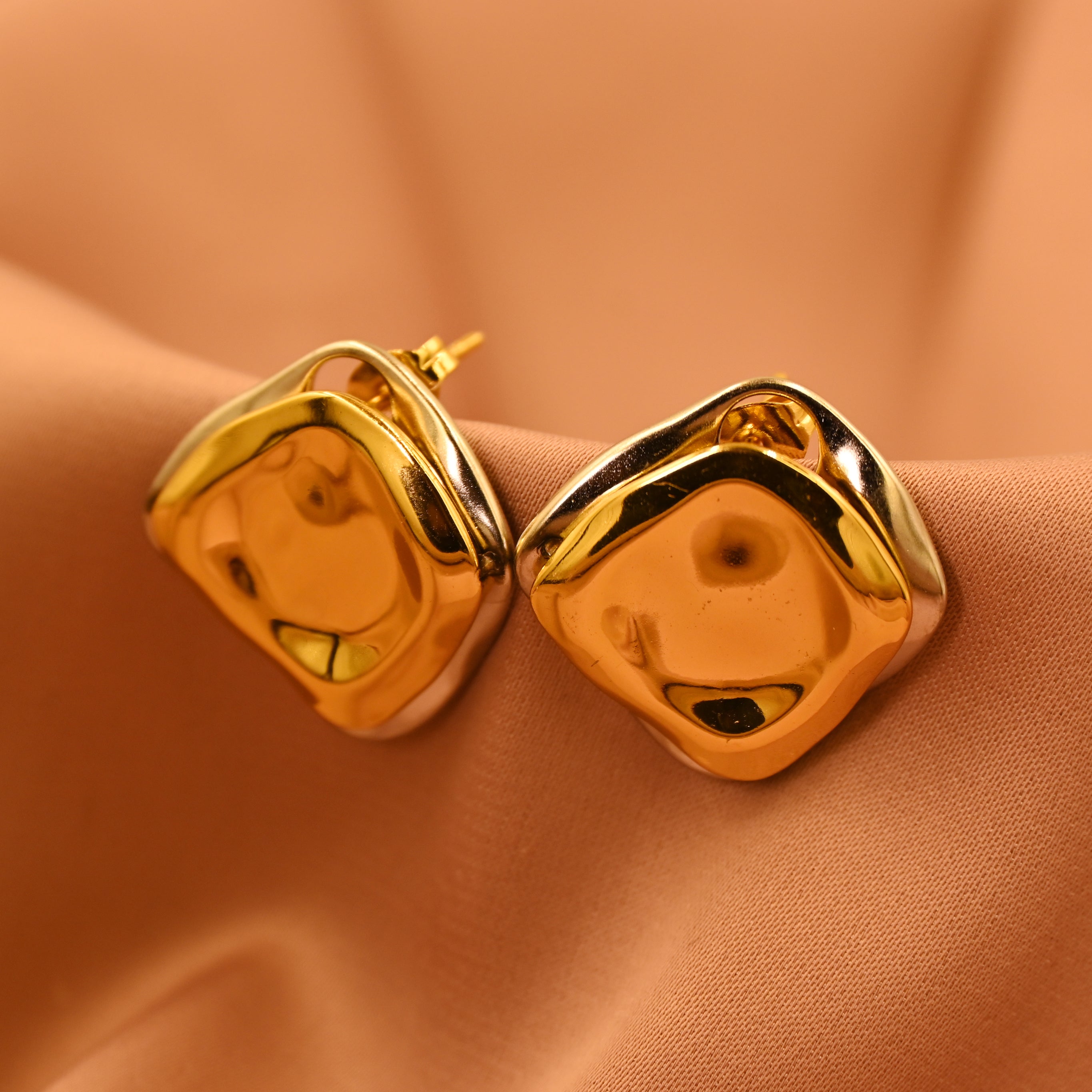 Double Tone Square Earnings