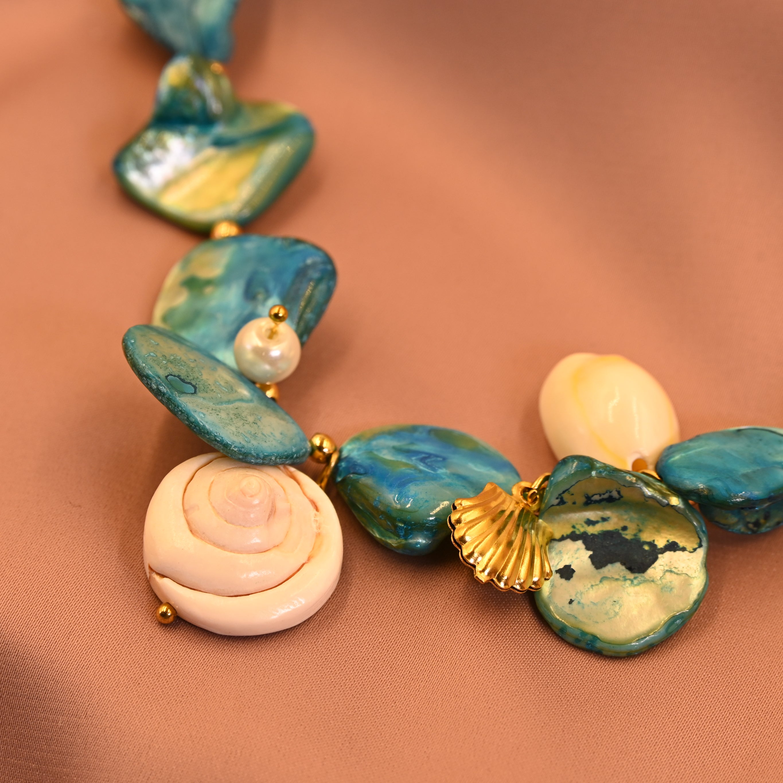 ocean depths collar necklace